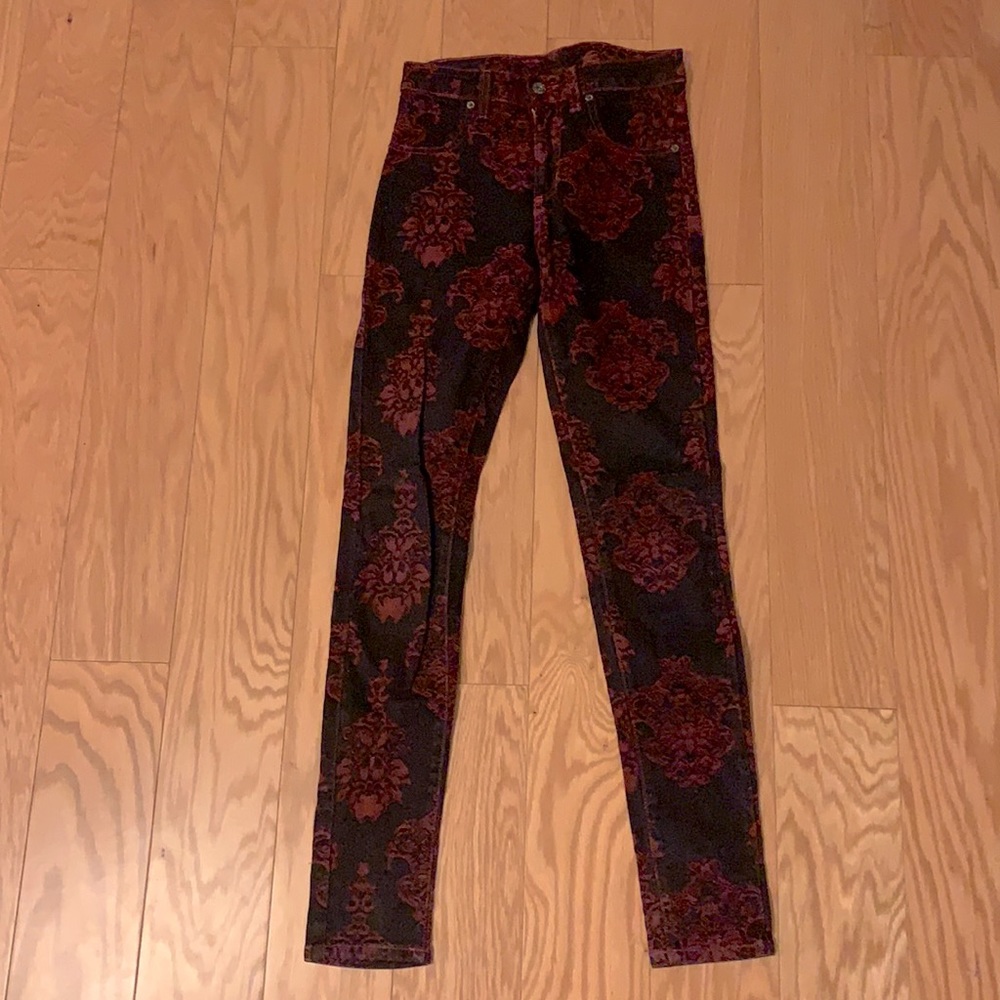 BEAUTIFUL burgundy CARMAR skinny jeans size 24